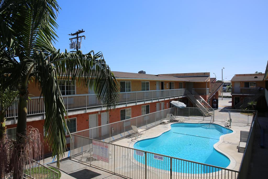 Chateau Inn & Suites Downey Exteriör bild