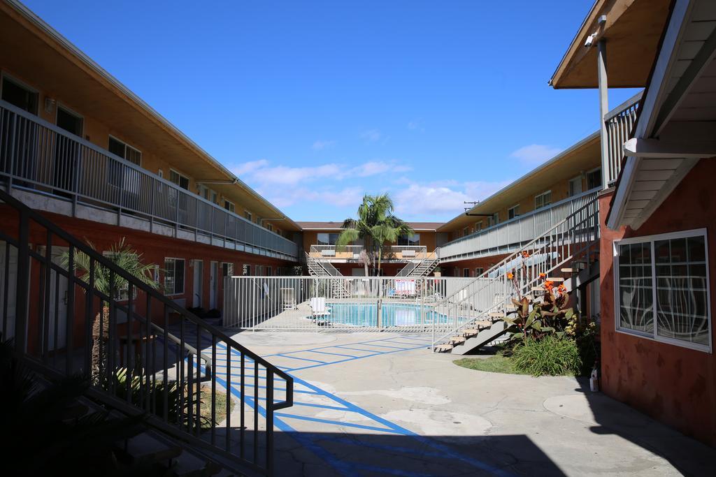 Chateau Inn & Suites Downey Exteriör bild