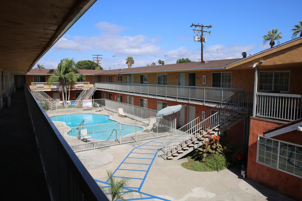 Chateau Inn & Suites Downey Exteriör bild
