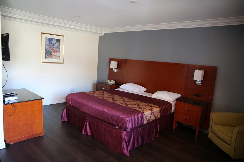 Chateau Inn & Suites Downey Exteriör bild